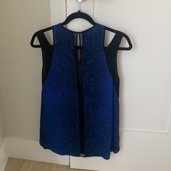 Top - Picture 6 of 6